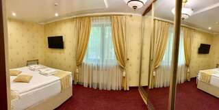 Отель Hotel Restaurant Украиночка Кривой Рог Апартаменты с 1 спальней-5